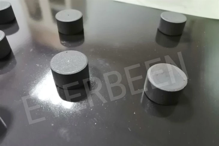 ROUND CERAMIC MAGNET 3